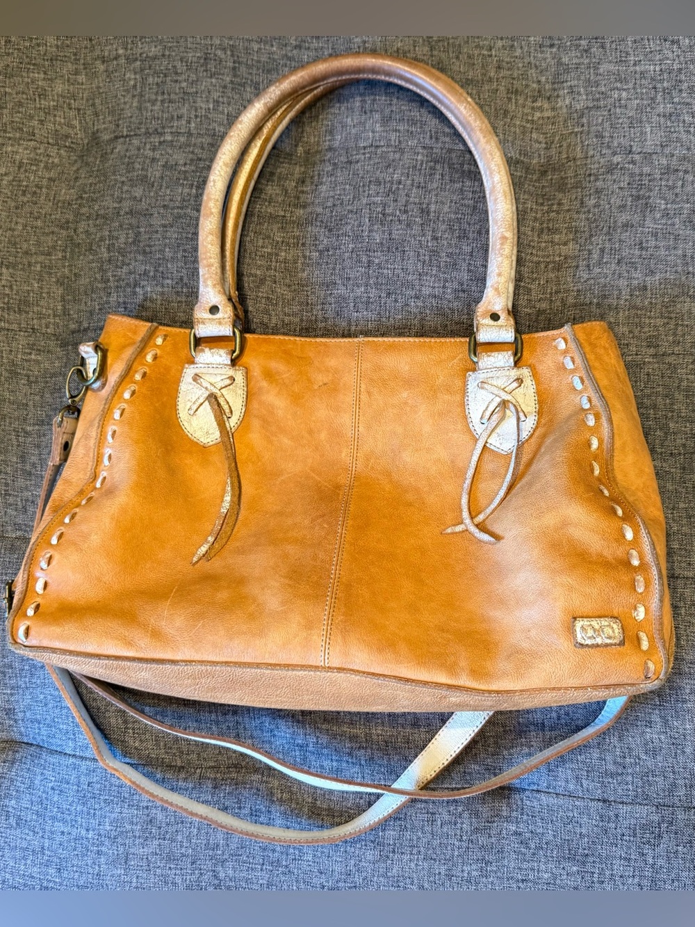Bed|Stu Rockababy Oats Icicle Rustic Leather Shoulder Bag with Dual Handles